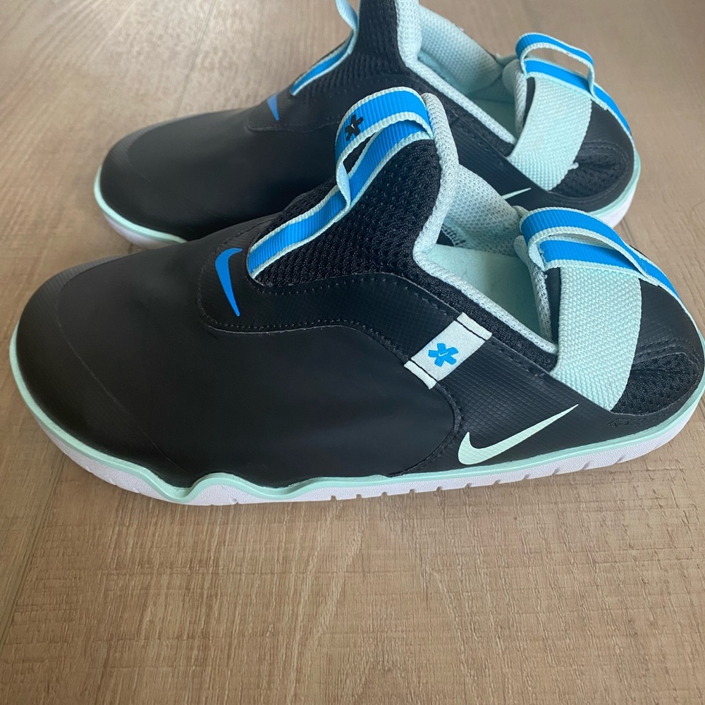 Nike Zoom Pulse nurse medical shoes